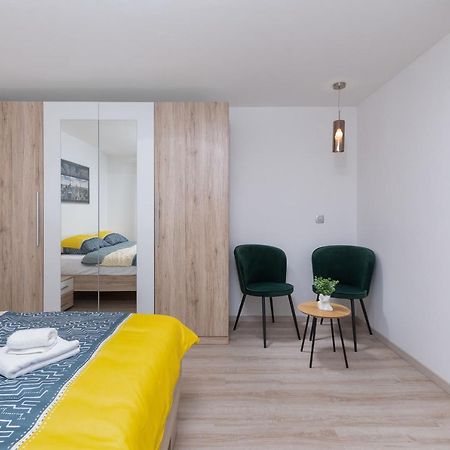 Apartment Ena Near Pula Amphitheater المظهر الخارجي الصورة