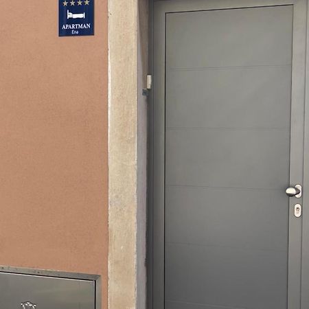 Apartment Ena Near Pula Amphitheater المظهر الخارجي الصورة