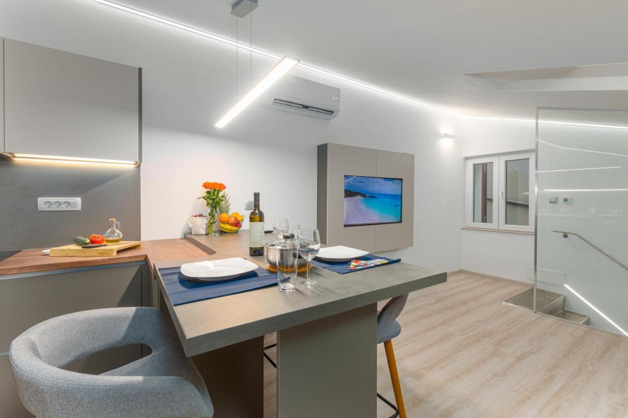 Apartment Ena Near Pula Amphitheater المظهر الخارجي الصورة