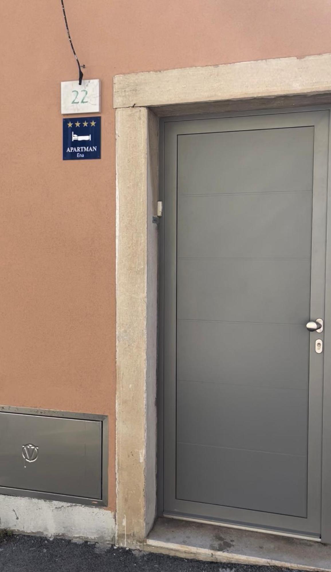 Apartment Ena Near Pula Amphitheater المظهر الخارجي الصورة